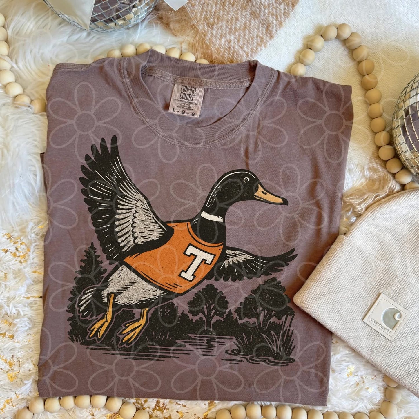 TN duck tee/crewneck